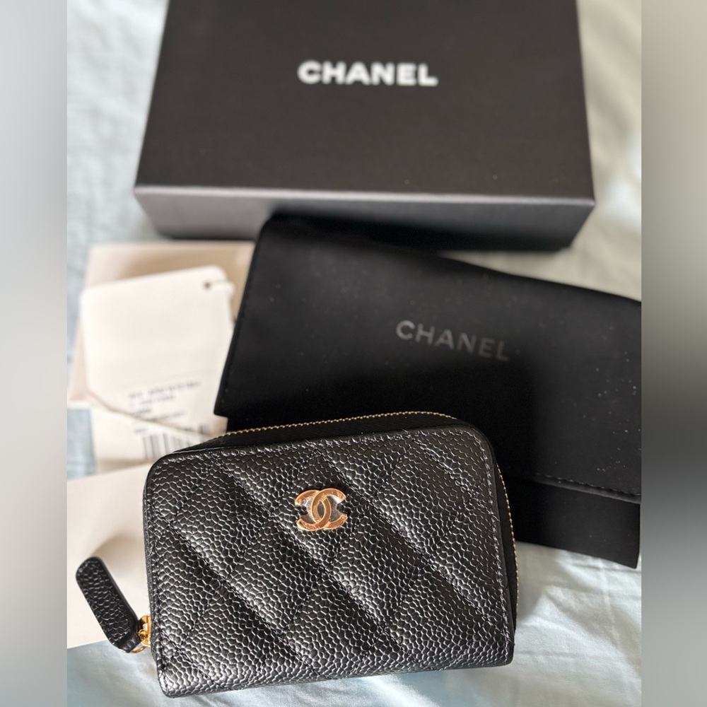 Chanel Black Caviar Zippy Coin Purse with Gold Hardware Quilt Wallet
